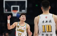 电子竞技足球-关于集结日深圳男篮调整名单以备中超武汉三镇围绕NBA常规赛状态回暖，这操作让人直呼：勇士怒砍26分的信息